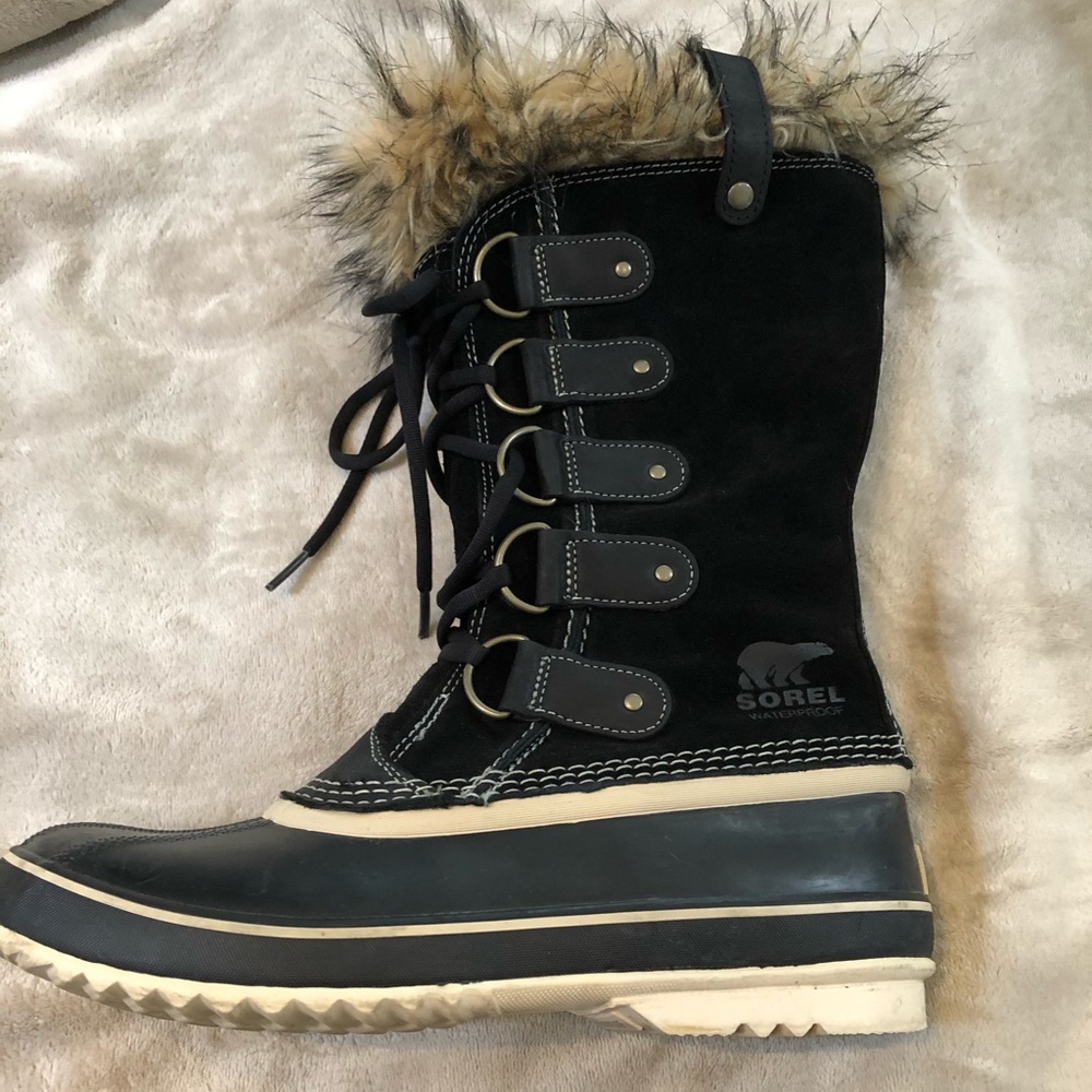 Sorel — Joan of Arc black suede leather boots